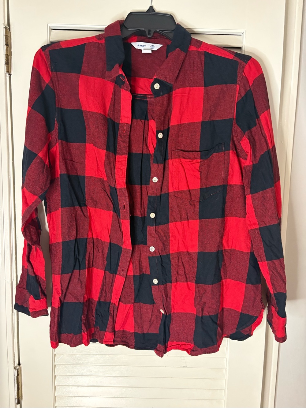 Old Navy Women’s Red and Black Buffalo Plaid Button-Up Shirt